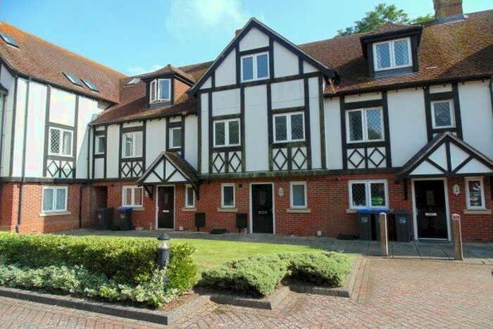 4 Bedroom Town House To Rent In Offington Lane, Worthing, BN14