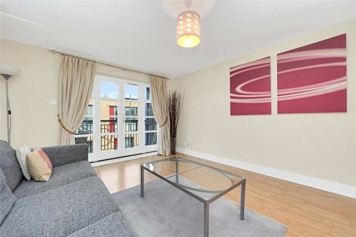2 Bedroom Apartment To Rent In Victory Place, E14