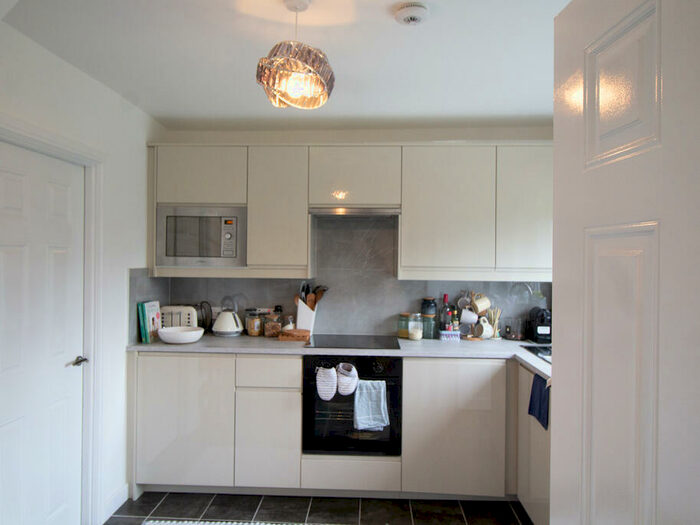 3 Bedroom Apartment To Rent In Horsforth, Leeds, #undefined, LS16