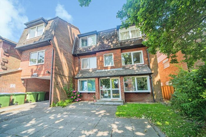 1 Bedroom Flat For Sale In Millbrook Road East, Freemantle, Southampton, Hampshire, SO15