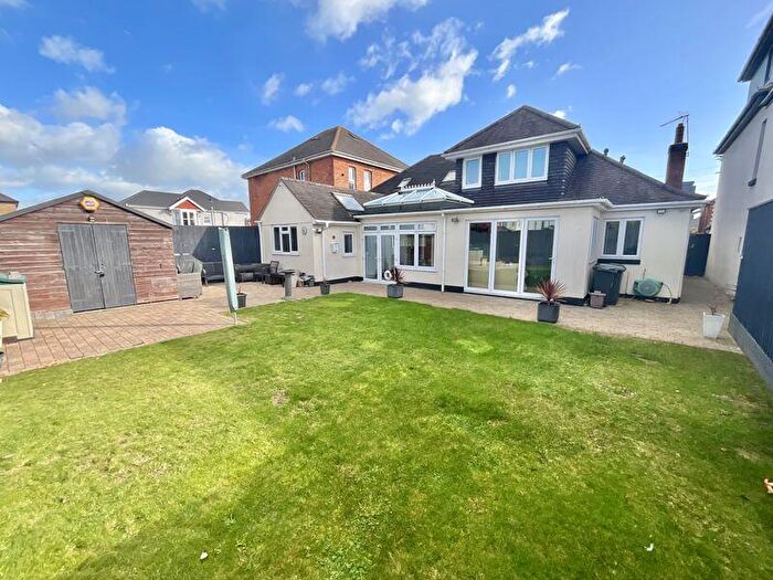 5 Bedroom Detached House For Sale In Castlemain Avenue, Southbourne, BH6