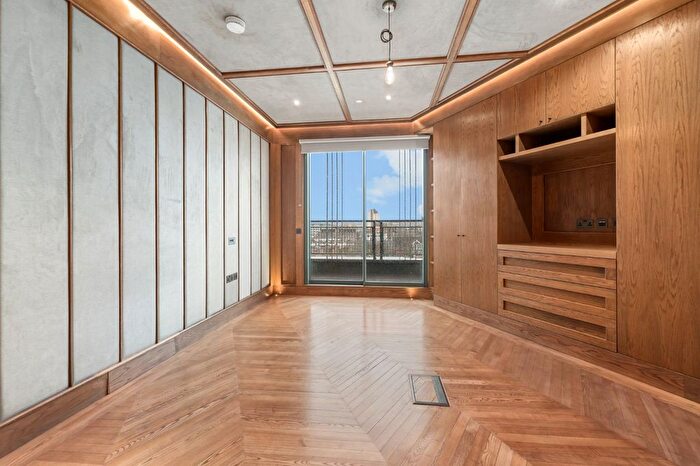4 Bedroom Flat To Rent In Holmes Road, Kentish Town, NW5