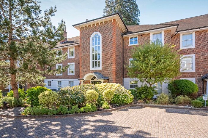 2 Bedroom Flat For Sale In Agincourt, Ascot, SL5