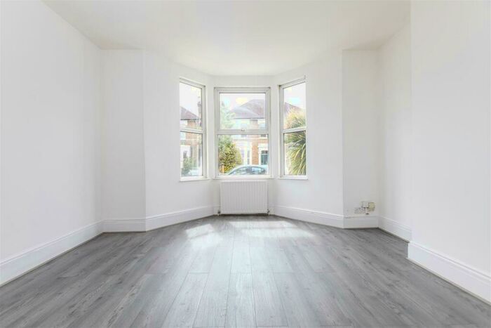 2 Bedroom Apartment To Rent In Ringstead Road, London, SE6