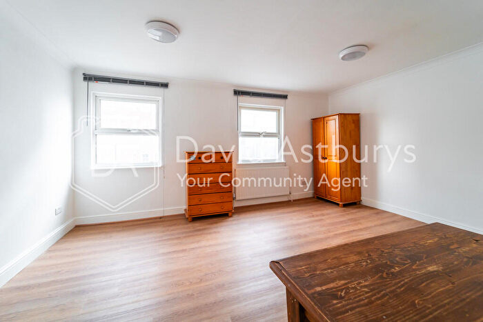 3 Bedroom Apartment To Rent In Holloway Road, Archway, London, N19