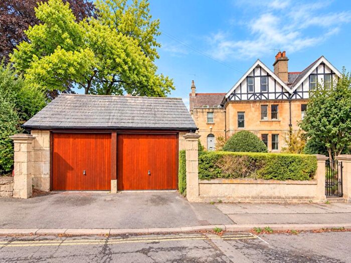 6 Bedroom Semi Detached House For Sale In Perrymead Villa, Bath, BA2
