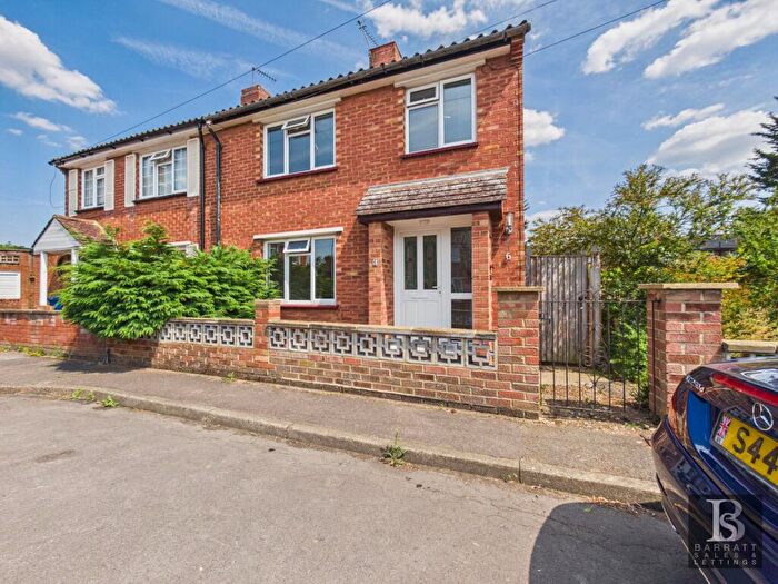 3 Bedroom Semi Detached House For Sale In Stuart Close, Windsor, SL4