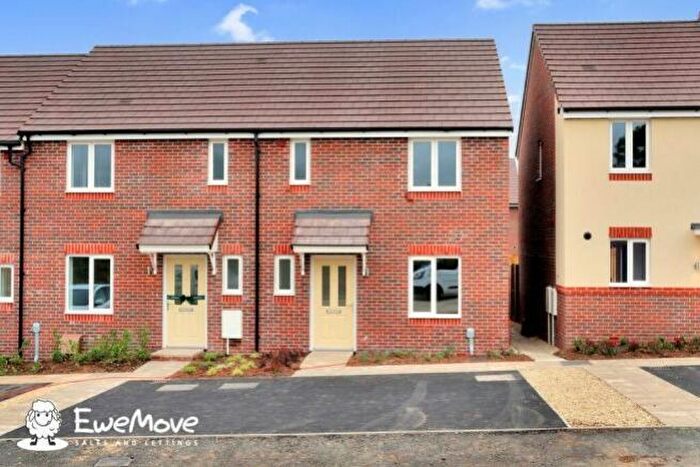 3 Bedroom Terraced House To Rent In Fosbury Crescent, Coate, Swindon, SN3