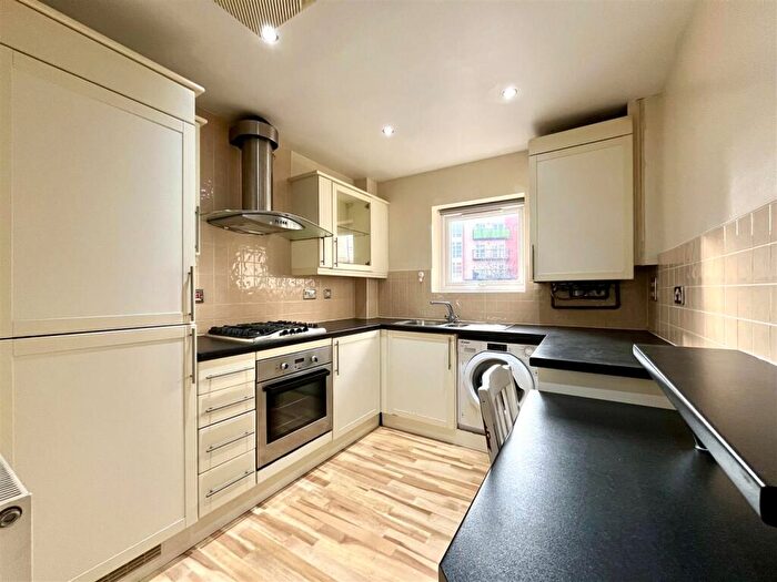 2 Bedroom Apartment To Rent In Wharf Road, Sale, M33