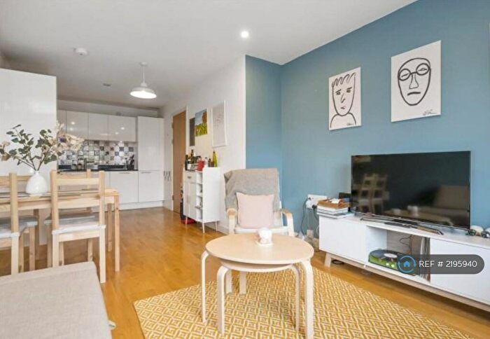 2 Bedroom Flat To Rent In Holloway Road, London, N7