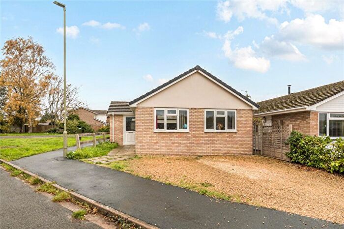 2 Bedroom Bungalow For Sale In Redwood Close, Southmoor, Abingdon, OX13
