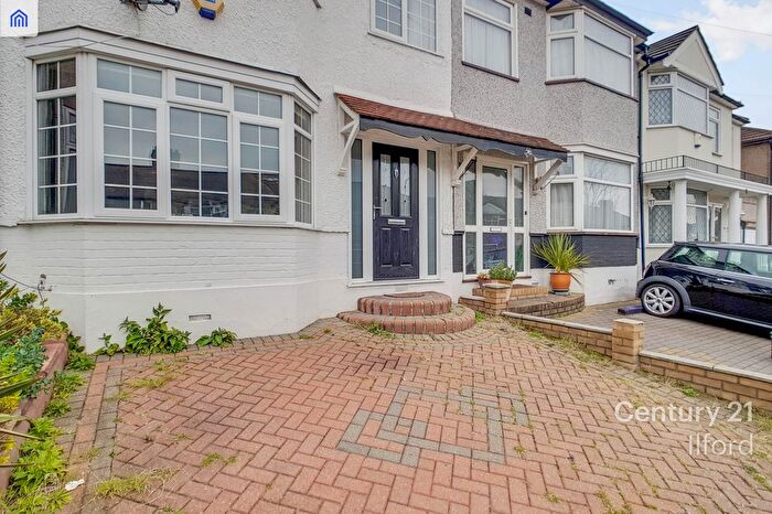 3 Bedroom Terraced House To Rent In Ardwell Avenue, Barkingside, IG6