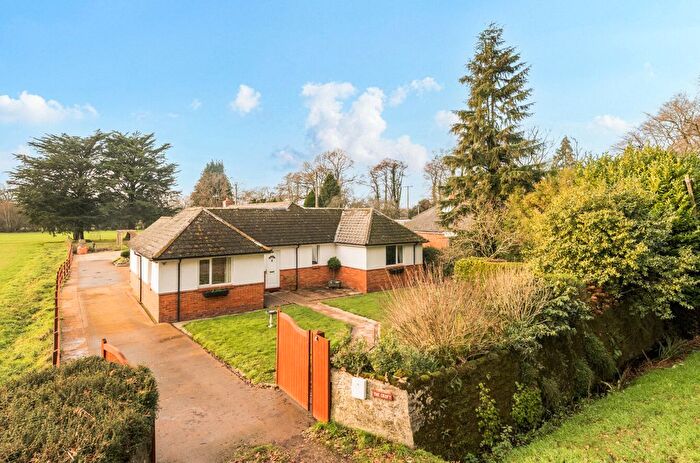 4 Bedroom Bungalow For Sale In Horn Road, Kentisbeare, Cullompton, Devon, EX15