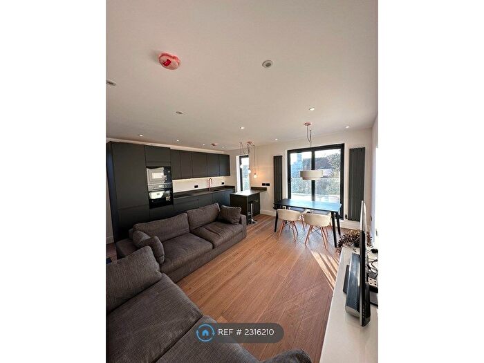 2 Bedroom Maisonette To Rent In Grove Place, London, W3