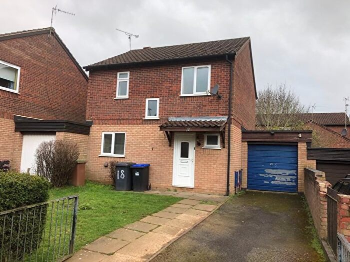 3 Bedroom Detached House To Rent In Howard Close, Daventry, NN11