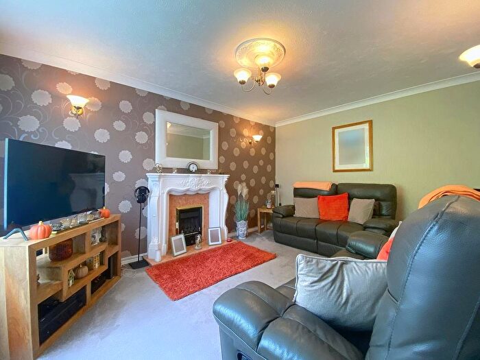 3 Bedroom End Terrace House For Sale In Honister Close, Quarry Bank, DY5