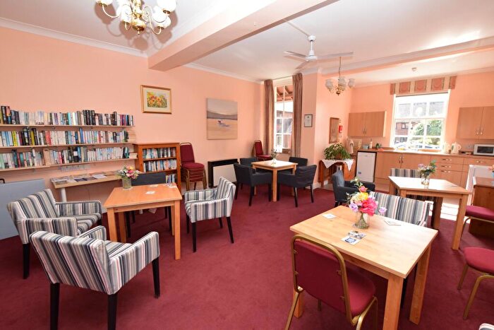 1 Bedroom Apartment For Sale In Flat Adams House, Adams Way, Alton, Hampshire, GU34