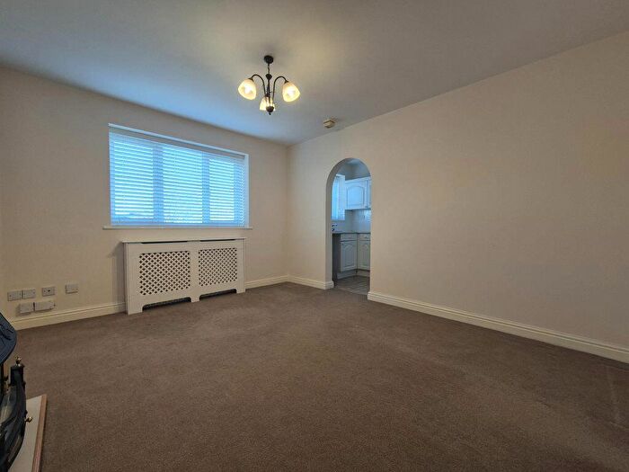 2 Bedroom Apartment To Rent In Parkfield Road, Stourbridge, DY8