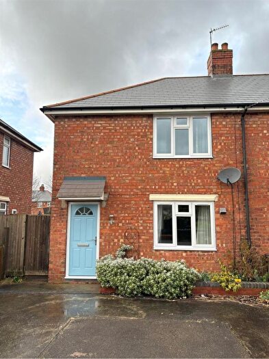2 Bedroom End Of Terrace House To Rent In Coleridge Gardens, Lincoln, LN2