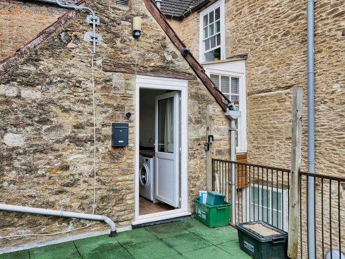 1 Bedroom Flat To Rent In Long Street, Tetbury, GL8