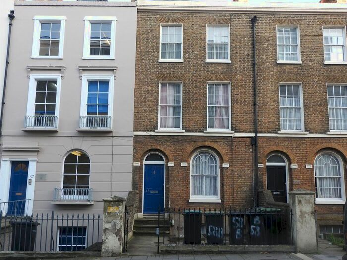 3 Bedroom Flat To Rent In Windmill Street, Gravesend, DA12