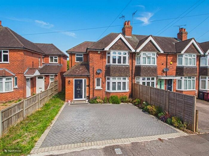 4 Bedroom End Of Terrace House For Sale In Glenwood Drive, Tilehurst, Reading, RG31