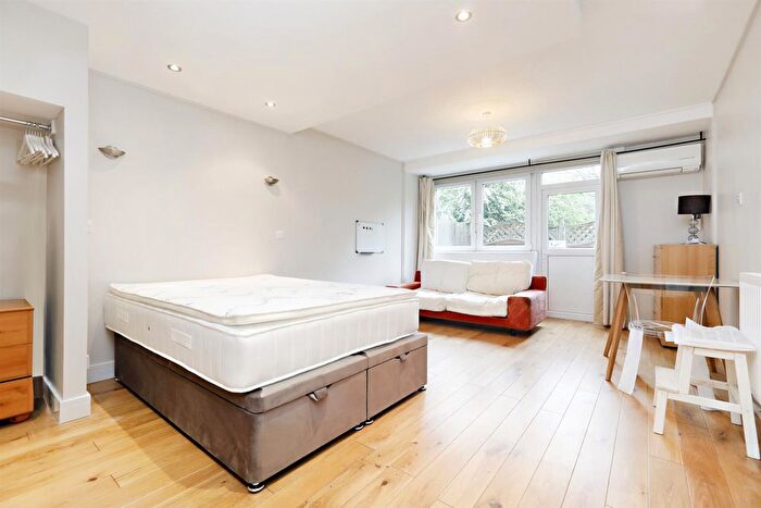 Studio To Rent In Lant Street, London, SE1