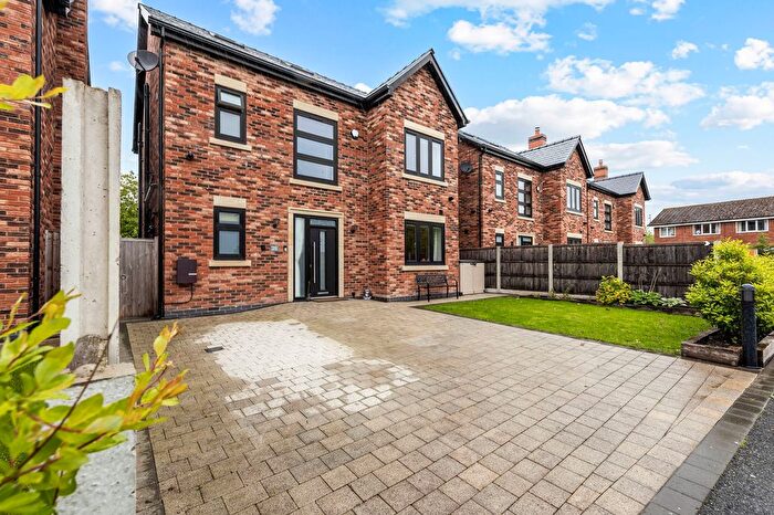 5 Bedroom Detached House For Sale In Marsh Brook Close, Rixton, WA3