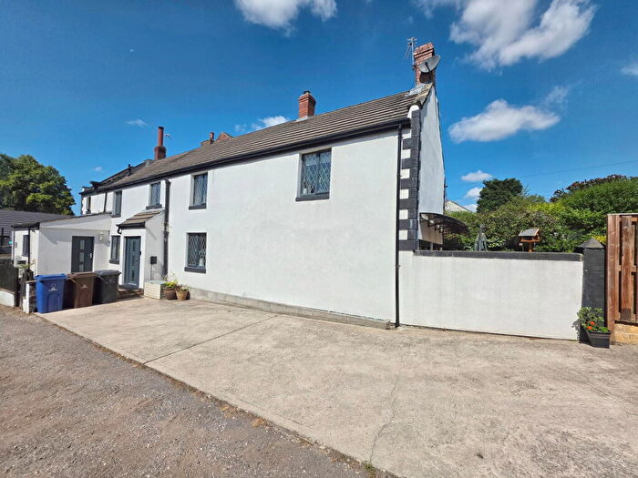 4 Bedroom Cottage For Sale In Lane Cottages, Royston, Barnsley, S71
