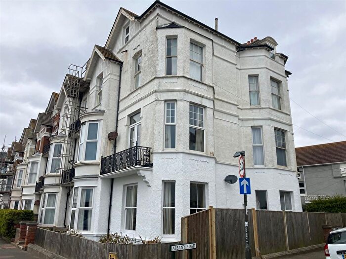 3 Bedroom Flat To Rent In Chandos Court, Marina, Bexhill-On-Sea, TN40