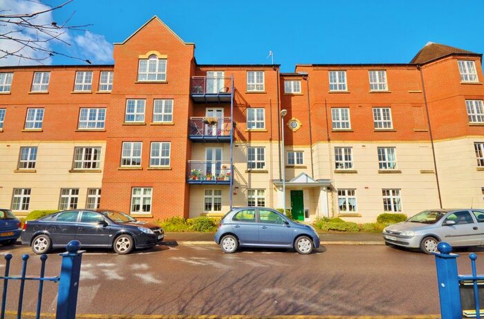 3 Bedroom Flat To Rent In Whitcliffe Gardens, West Bridgford, NG2