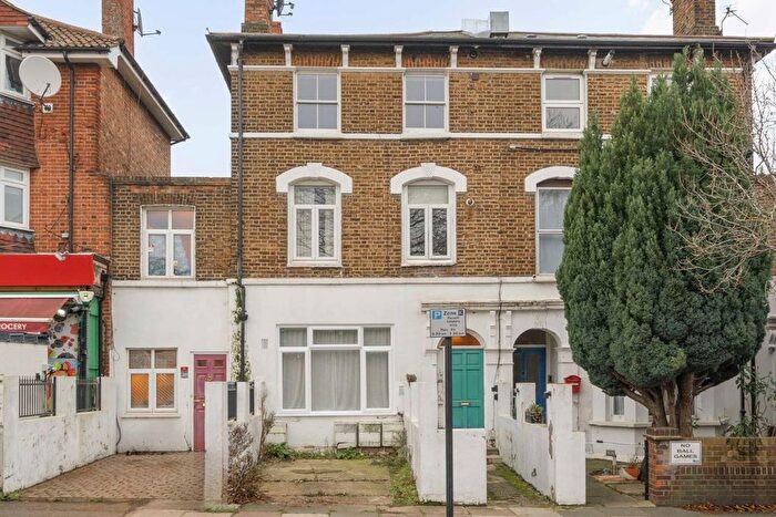 1 Bedroom Flat For Sale In Friars Place Lane, London, W3