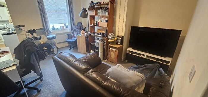 1 Bedroom Flat To Rent In Noster Terrace, Leeds, West Yorkshire, LS11