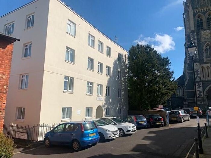 2 Bedroom Flat For Sale In Church Street, Dorking, RH4