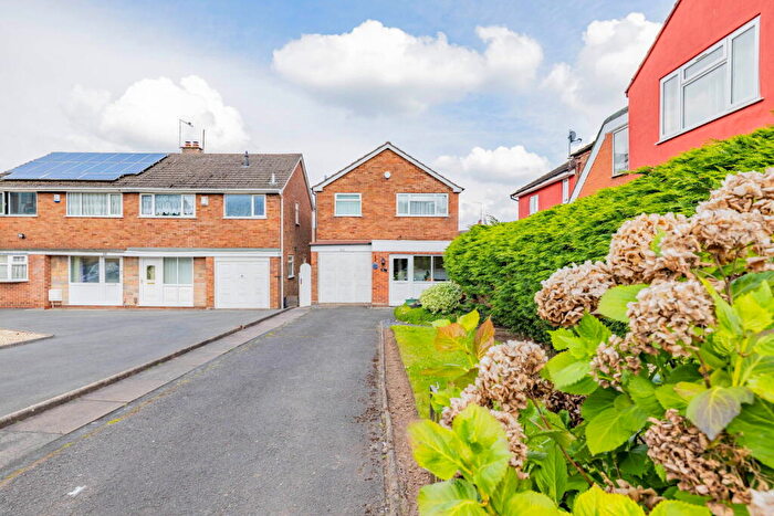 3 Bedroom Detached House For Sale In Cinder Bank, Netherton, Dudley, DY2
