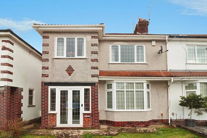 3 Bedroom Semi Detached House For Sale In Cleeve Hill, Downend, Bristol, BS16