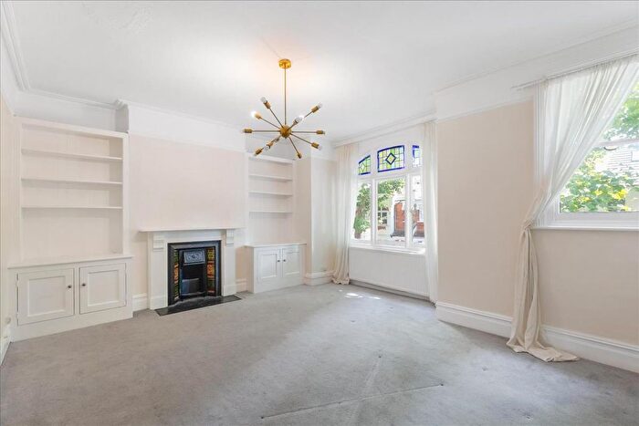 2 Bedroom Maisonette To Rent In Niton Street, Fulham, London, SW6