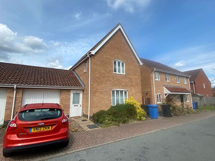 3 Bedroom Semi-Detached House To Rent In Elderflower Mews, Norwich, NR5