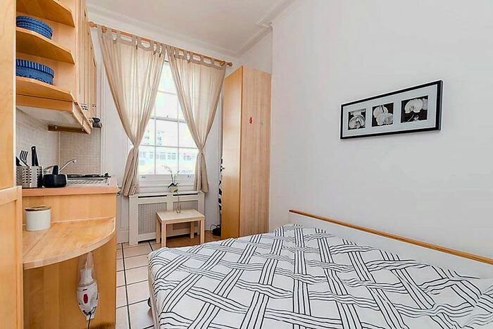 Studio To Rent In Claverton Street, Pimlico, London, SW1V