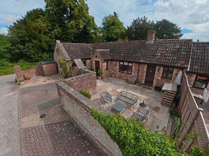 2 Bedroom Barn Conversion For Sale In Bishopstrow Court, Warminster, BA12