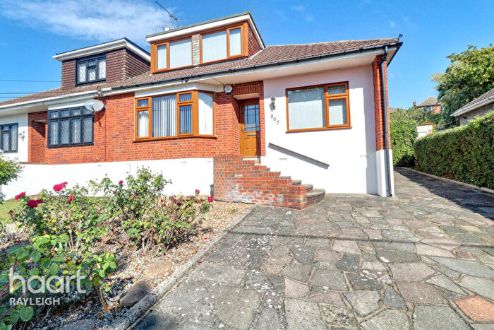 4 Bedroom Semi-Detached House For Sale In Oakfield Road, Essex, SS7