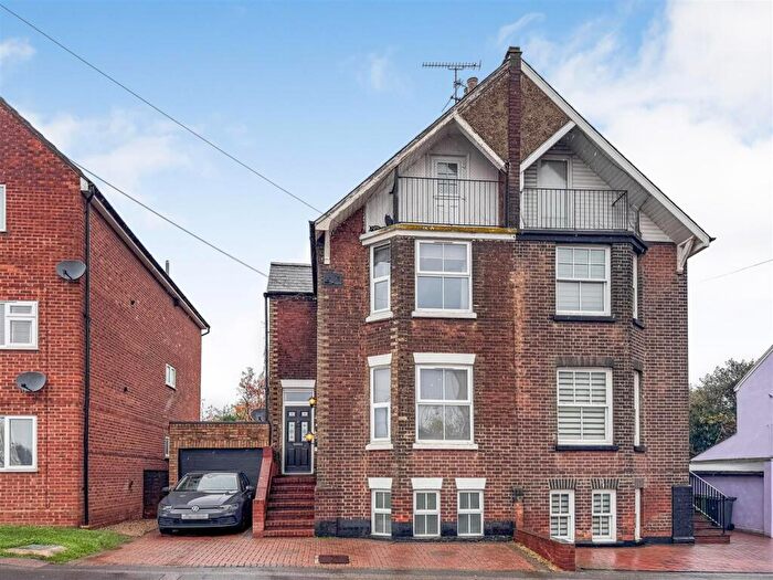 4 Bedroom Semi Detached House For Sale In Albert Road, Witham, CM8