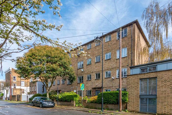 1 Bedroom Flat To Rent In Yeate Street, Islington, London, N1