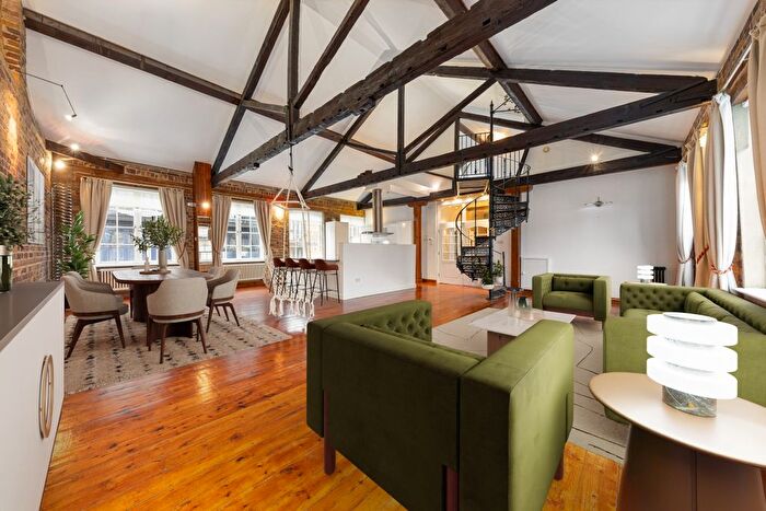 3 Bedroom Flat To Rent In Canvas House, Queen Elizabeth Street, London, -, SE1