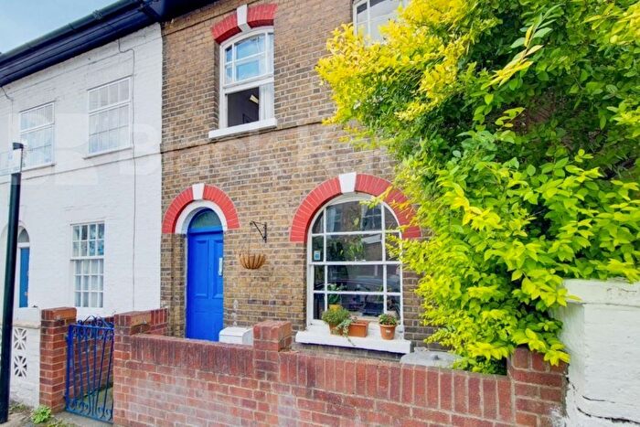 4 Bedroom Town House To Rent In Mitford Road, Archway, N19
