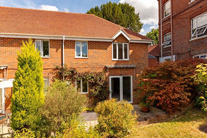 3 Bedroom Property For Sale In High Street, Hartfield, TN7