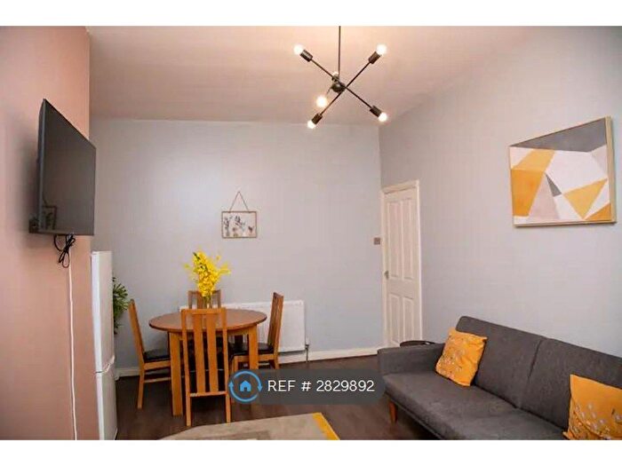 2 Bedroom Flat To Rent In Westbourne Avenue, Gateshead, NE8