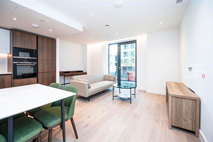 1 Bedroom Flat To Rent In Salutation Gardens, London, WC1X