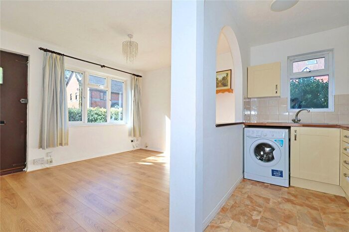 1 Bedroom Flat To Rent In Tintagel Way, Woking, Surrey, GU22