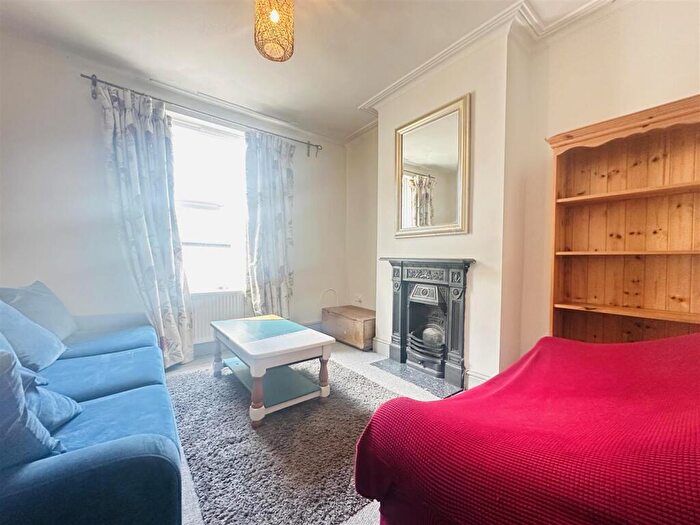 2 Bedroom House To Rent In Hebron Road, Bristol, BS3